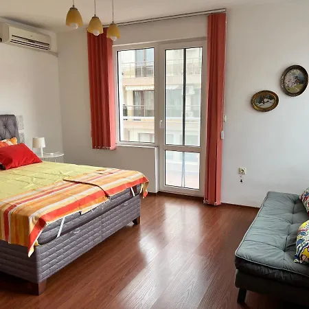 Milos Apartament *